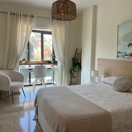 Puerto De La Duquesa Apartment