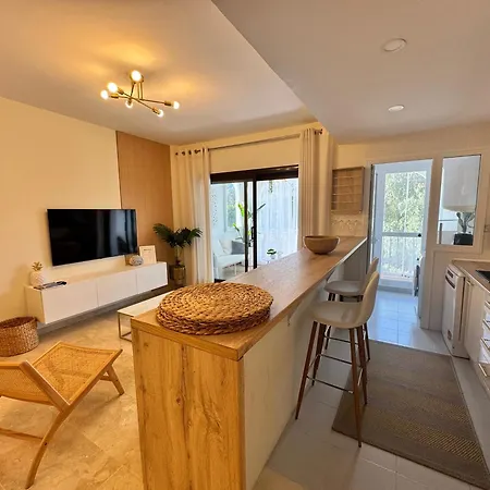 Puerto De La Duquesa Apartment *